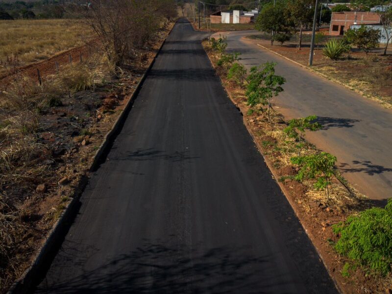 Prefeitura conclui primeira etapa de recuperação asfáltica na ligação entre os setores Residencial Rosa Morena e Santa Fé em Trindade