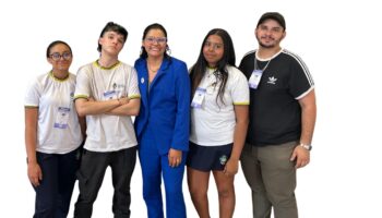 Estudantes da Rede estadual de Goiás criam smartwatch sustentável para apoiar colegas neurodivergentes