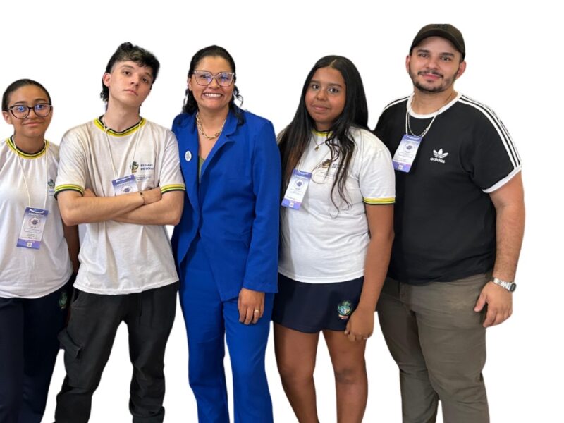 Estudantes da Rede estadual de Goiás criam smartwatch sustentável para apoiar colegas neurodivergentes
