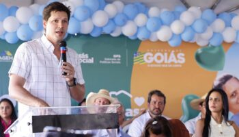 Daniel Vilela entrega 60 casas a custo zero no Norte de Goiás