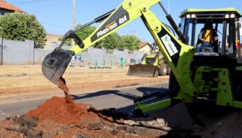 Infraestrutura inicia obras de drenagem na Rua S-3, no Residencial Santa Fé