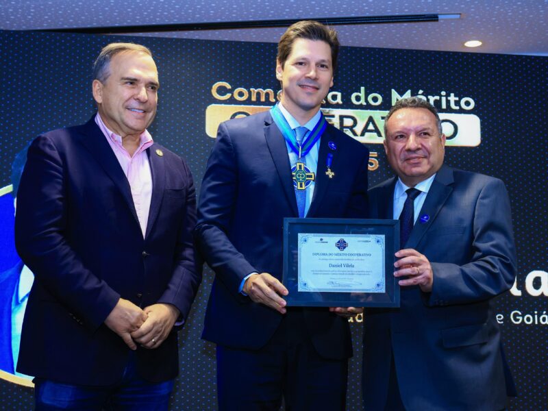 Daniel Vilela recebe Comenda do Mérito Cooperativo e destaca apoio do Governo de Goiás ao setor