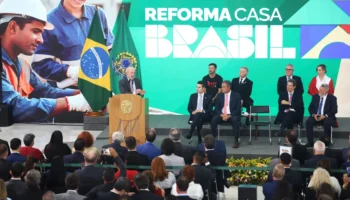 Lula lança programa de reforma de casas e defende ação para invisíveis
