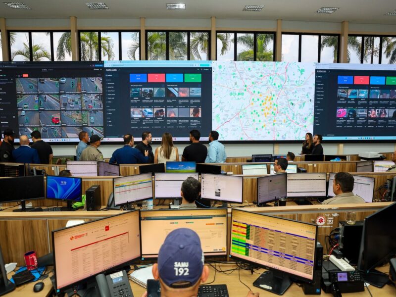 Marden Júnior visita Central de Monitoramento do Governo de Goiás e destaca investimentos em tecnologia para segurança pública