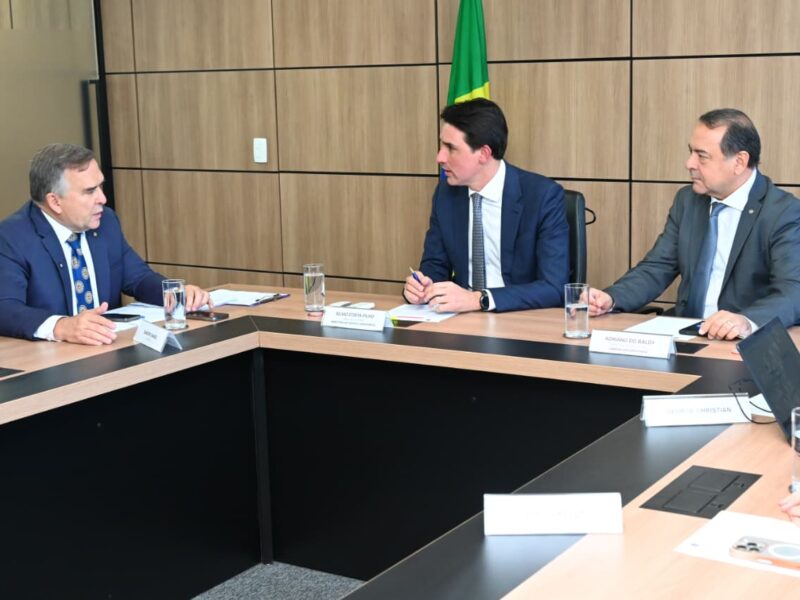 Mabel busca incluir Goiânia na rota de voos internacionais em reunião com ministros de Portos e Aeroportos e Turismo