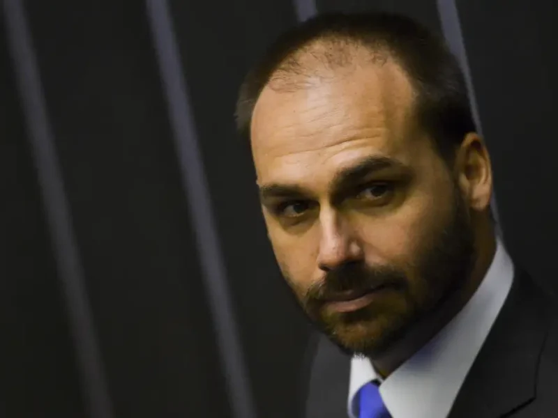 PGR diz que deputados não podem pedir prisão de Eduardo Bolsonaro
