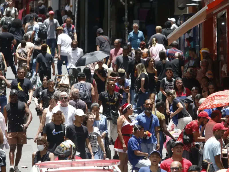 Confira nomes e sobrenomes mais comuns no país