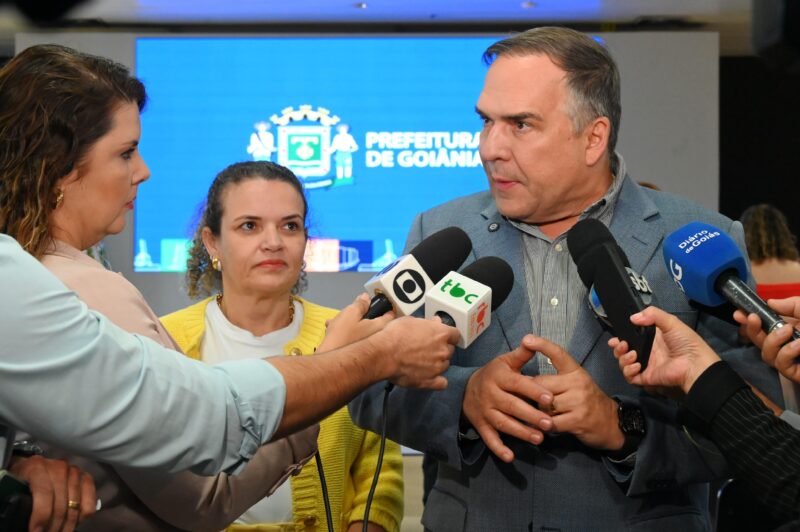 Mabel envia projeto à Câmara para bônus de até R$ 10 mil aos servidores da Educação