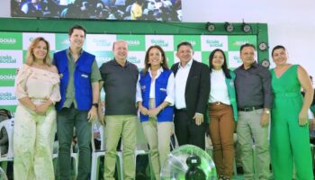 Gracinha Caiado entrega benefícios na abertura do Goiás Social em Planaltina