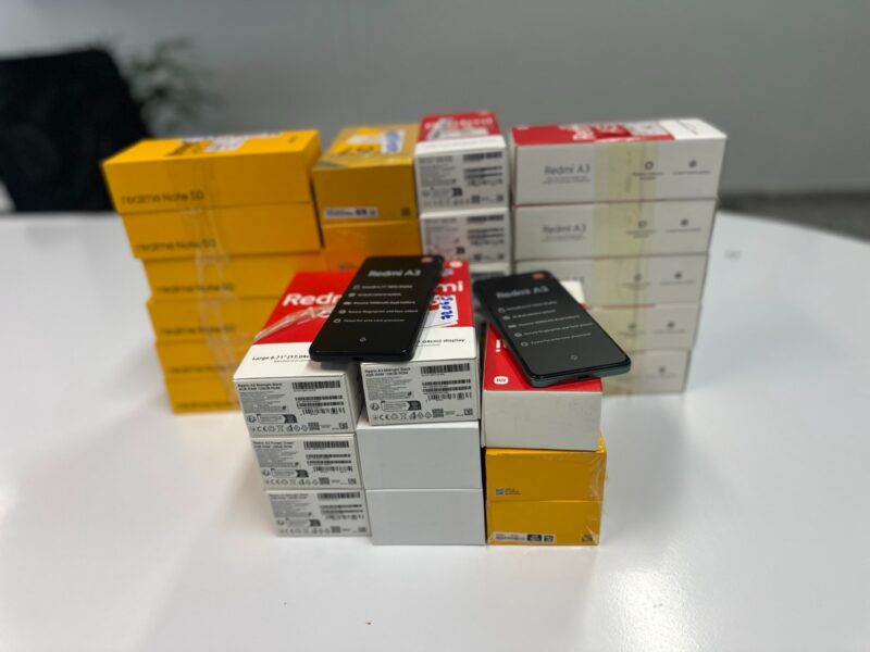 Prefeito Sandro Mabel recebe mais de 4 toneladas de vestuário da Receita Federal para reforçar a assistência social em Goiânia