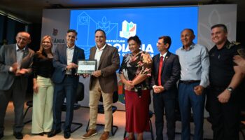 Prefeito Sandro Mabel recebe selo da Caixa Econômica por gestão sustentável