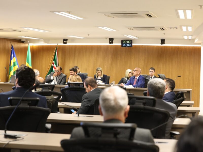 Governo apresenta PLOA 2026 e relatório fiscal do 2º quadrimestre na Alego