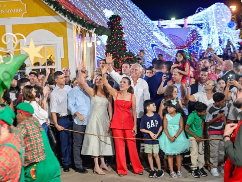 Luzes, espetáculo e emoção marcam abertura do Natal do Bem 2025
