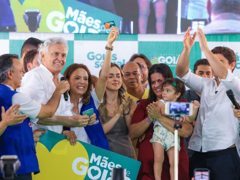 Caiado e Gracinha abrem Goiás Social em Luziânia com entrega de benefícios e oferta de serviços