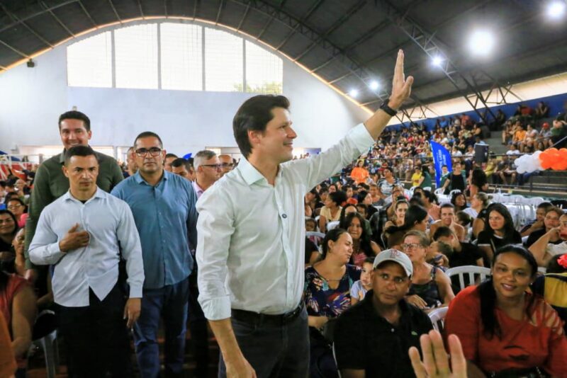 Daniel Vilela amplia atendimento habitacional em Formosa com entrega de 767 novos benefícios