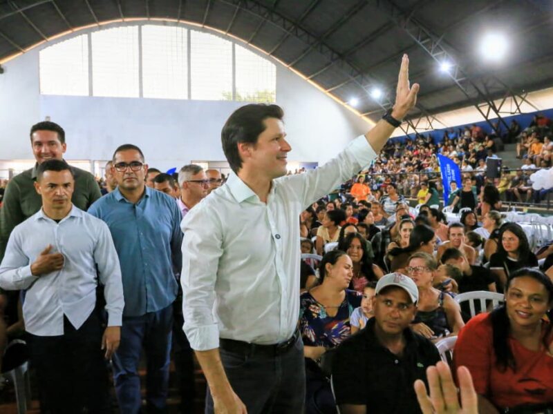 Daniel Vilela amplia atendimento habitacional em Formosa com entrega de 767 novos benefícios