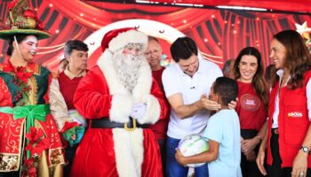 Gracinha Caiado e Daniel Vilela entregam 27 mil brinquedos em Aparecida de Goiânia