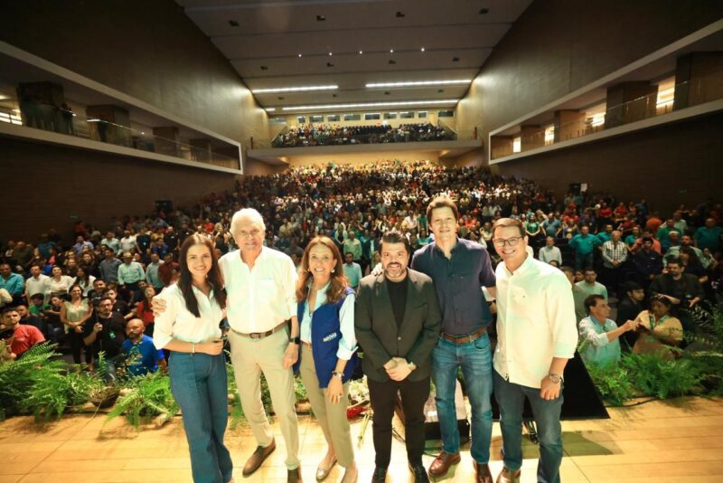 Caiado e Gracinha destacam avanços da agricultura familiar na edição Agro é Social em Anápolis