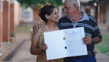 Governo de Goiás consolida política de habitação social com investimento de quase R$ 1 bilhão em 2025