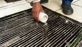 Prefeitura de Goiânia realiza mais de mil vistorias compulsórias em imóveis abandonados na capital