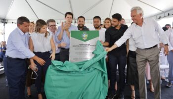 Caiado e Daniel Vilela inauguram nova expansão do Hospital Estadual de Trindade